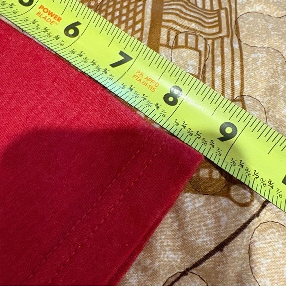 Mommy Shark Red T-Shirt by Duckco size M - Picture 7 of 8